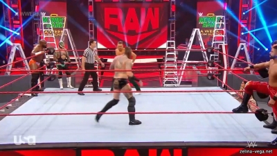 Click to view full size image
==============
zellinaraw20200427_Still372.jpg zellinaraw20200427_Still372.jpg