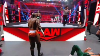 Click to view full size image
==============
zellinaraw20200427_Still574.jpg zellinaraw20200427_Still574.jpg