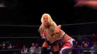 TheavsAngelinaLove_Still193.jpg