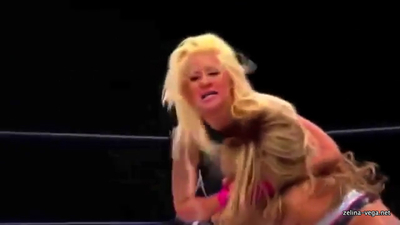 TheavsAngelinaLove_Still196.jpg