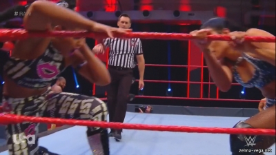 Click to view full size image
==============
zelinaraw20200406_Still838.jpg zelinaraw20200406_Still838.jpg