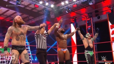 Click to view full size image
==============
zellinaraw20200427_Still986.jpg zellinaraw20200427_Still986.jpg